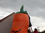 Převlékáme čarodějnici za Obří Halloweenskou mrkvodýni